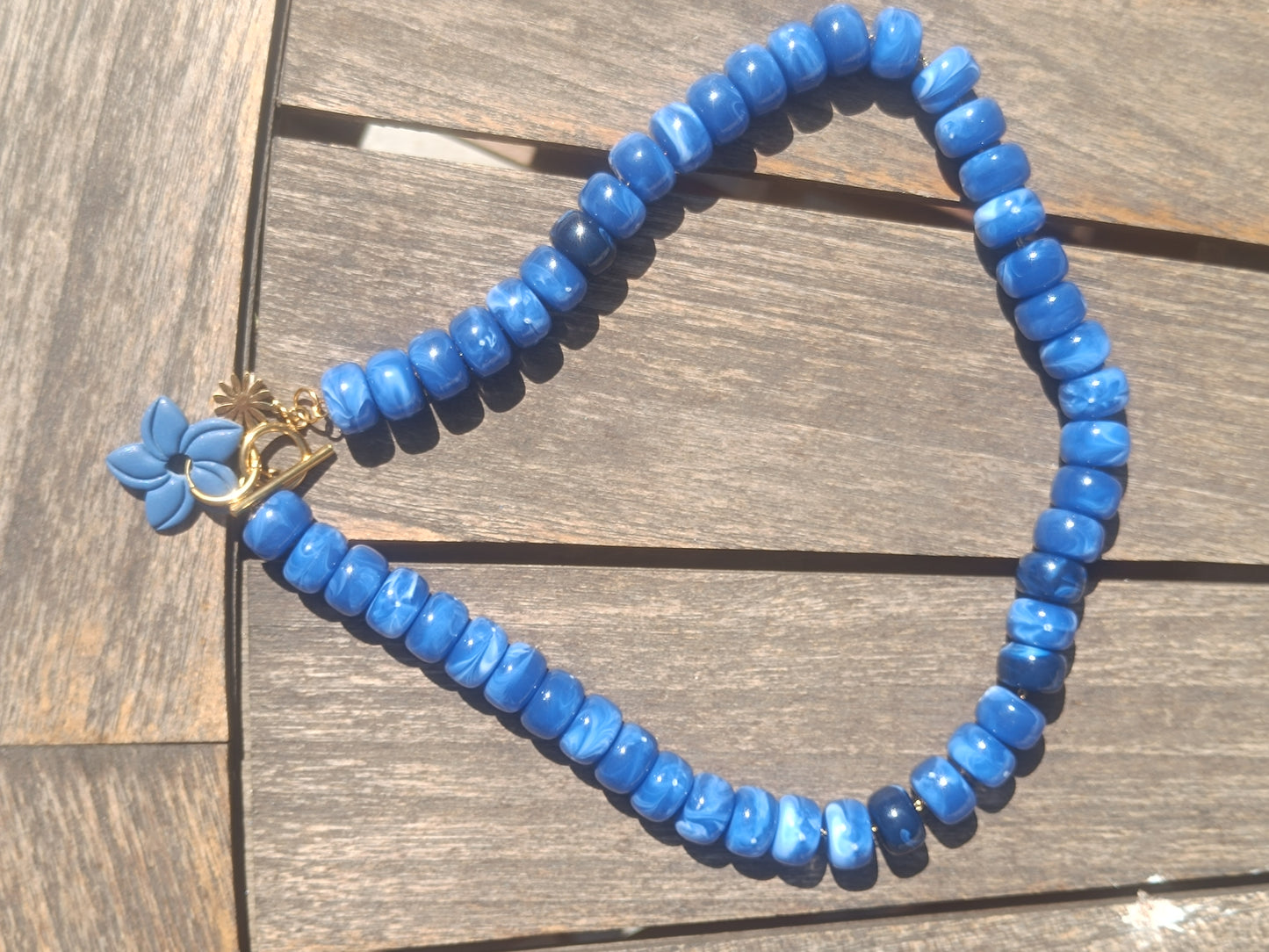 Collier bleu pampille lys