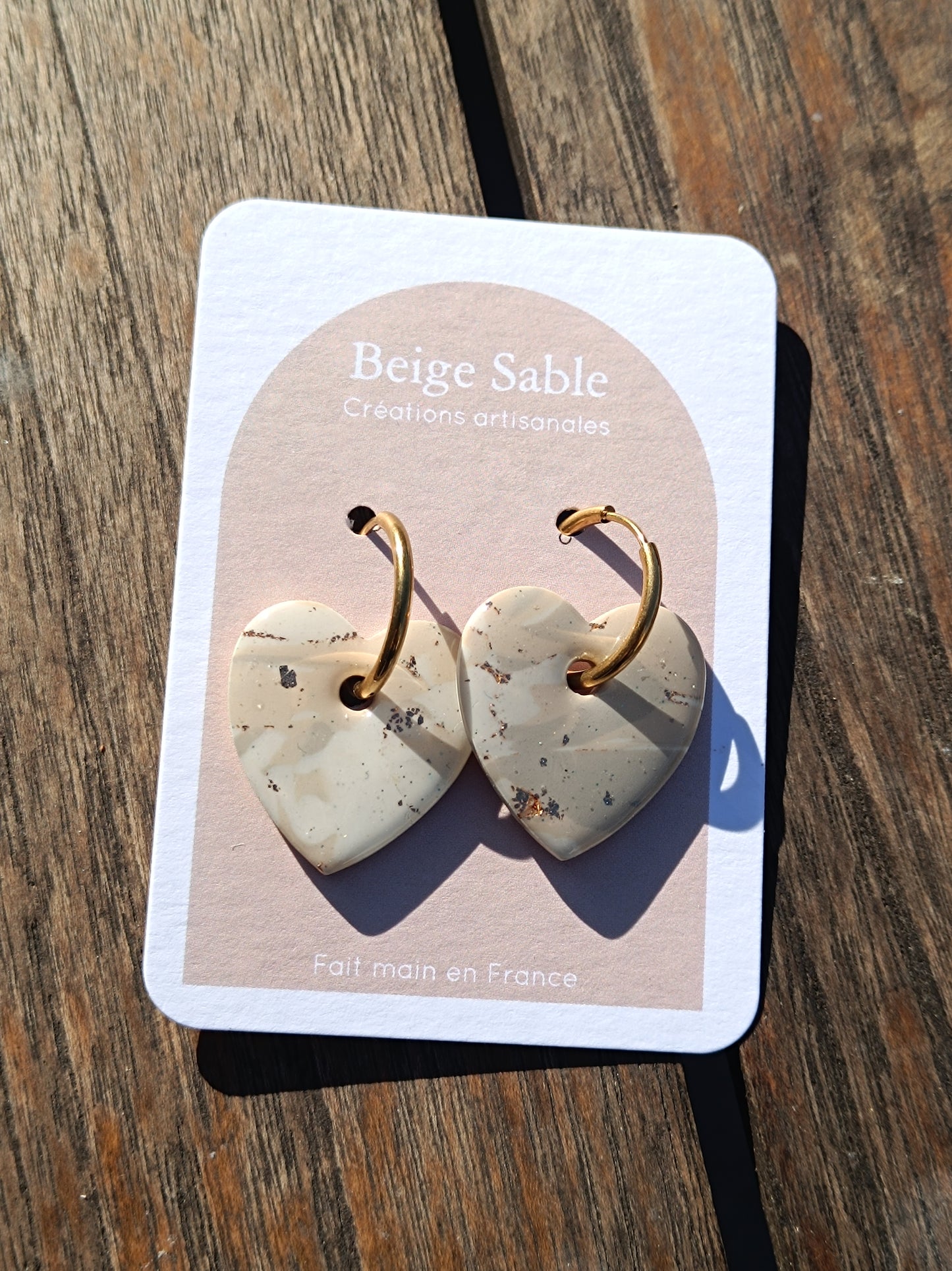 Boucles coeurs créoles beige