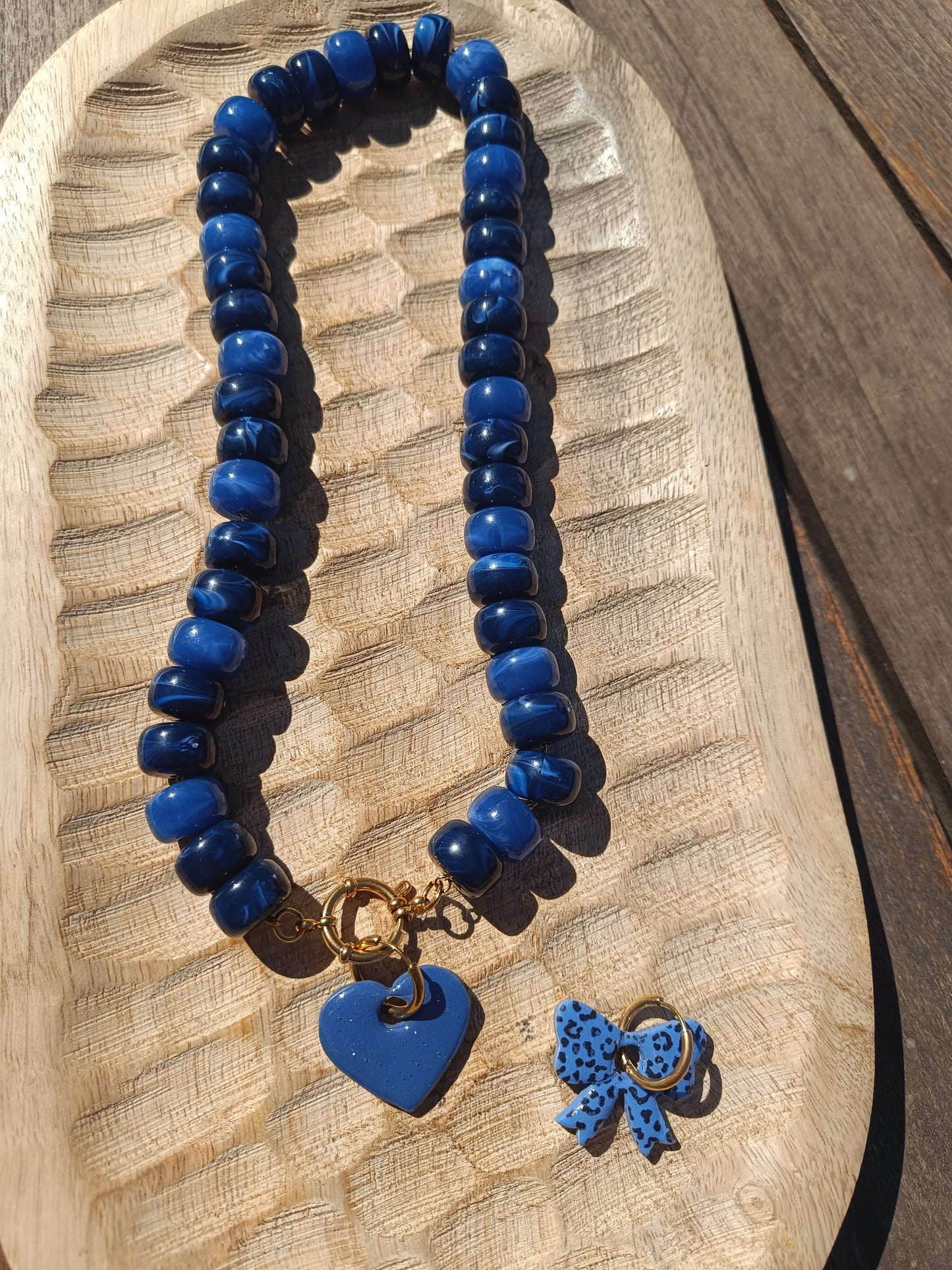 Collier alma bleu