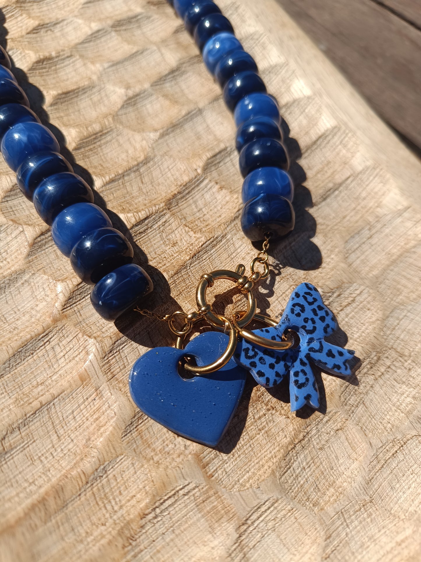 Collier alma bleu